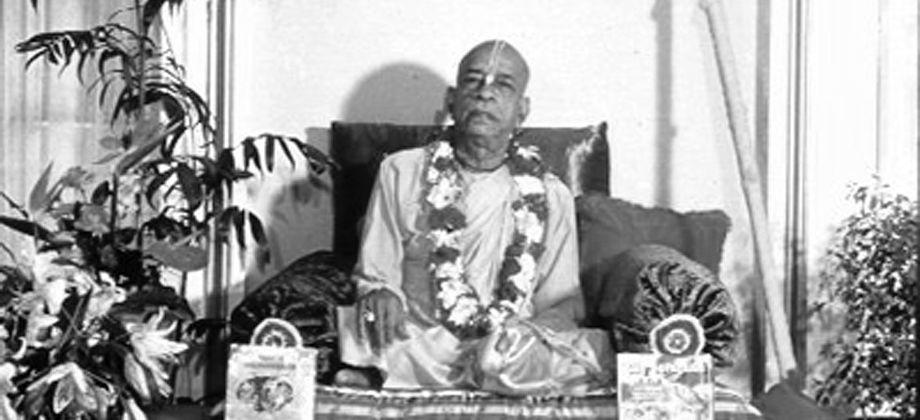 /static/assets/prabhupada_sl_1_2.0e87456f.jpg