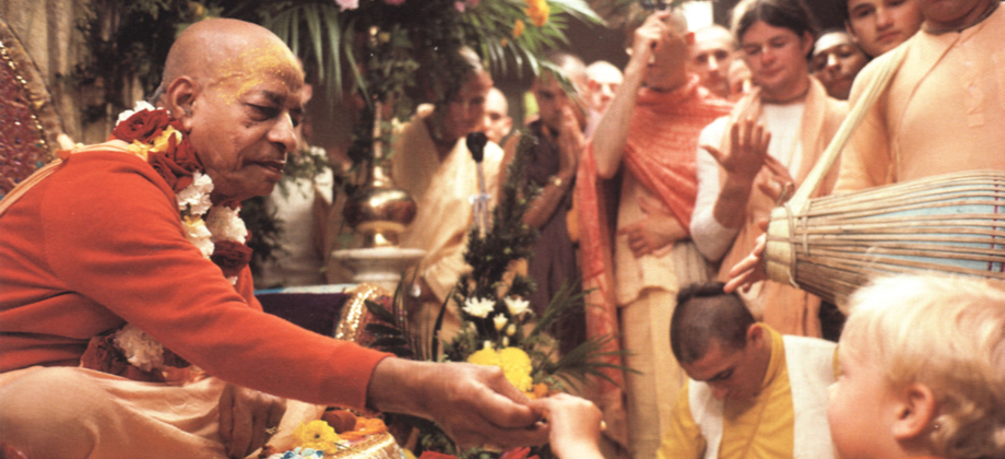 /static/assets/prabhupada_sl_3_1.fb006efe.jpg